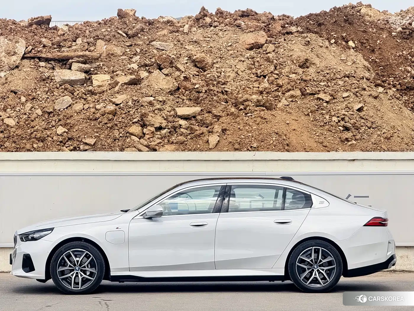 BMW i5 id 4600983 из Китая 12