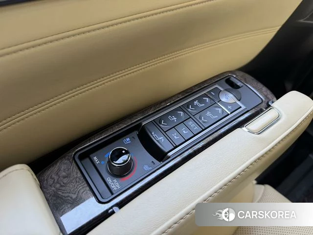 Toyota Elfa id 4393895 из Китая 14