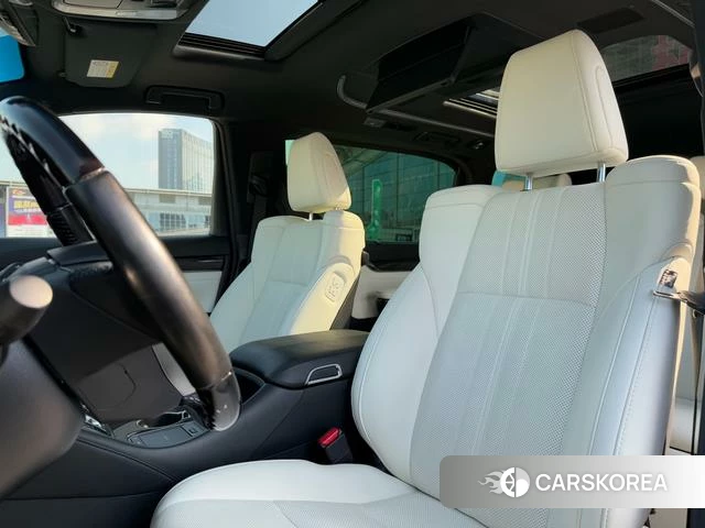 Lexus LM id 4259681 из Китая 20