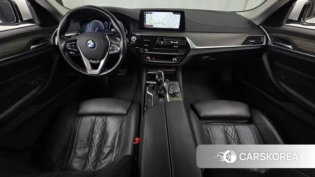 BMW 5 Series (G30) id 3641541 из Кореи 17