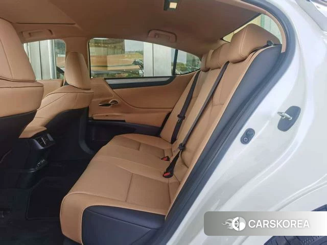 Lexus ES id 4273848 из Китая 8