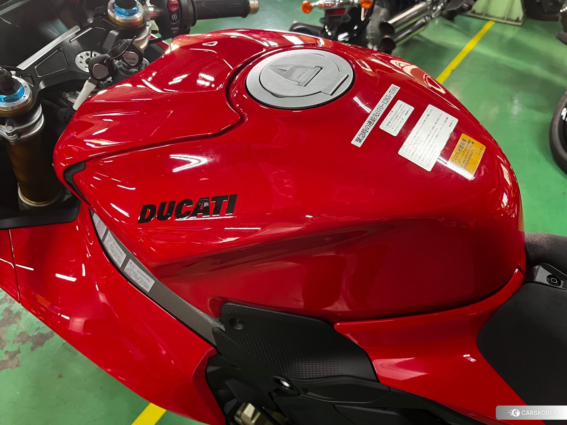 Ducati PANIGALE V4 S id 3947846 из Японии 8
