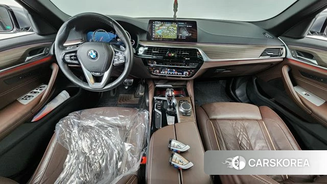 BMW 5 Series (G30) id 3925121 из Кореи 17