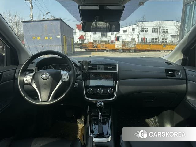 Nissan TIIDA id 4182596 из Китая 7