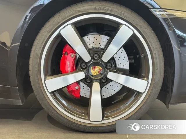 Porsche 911(992) id 3037575 из Кореи 7