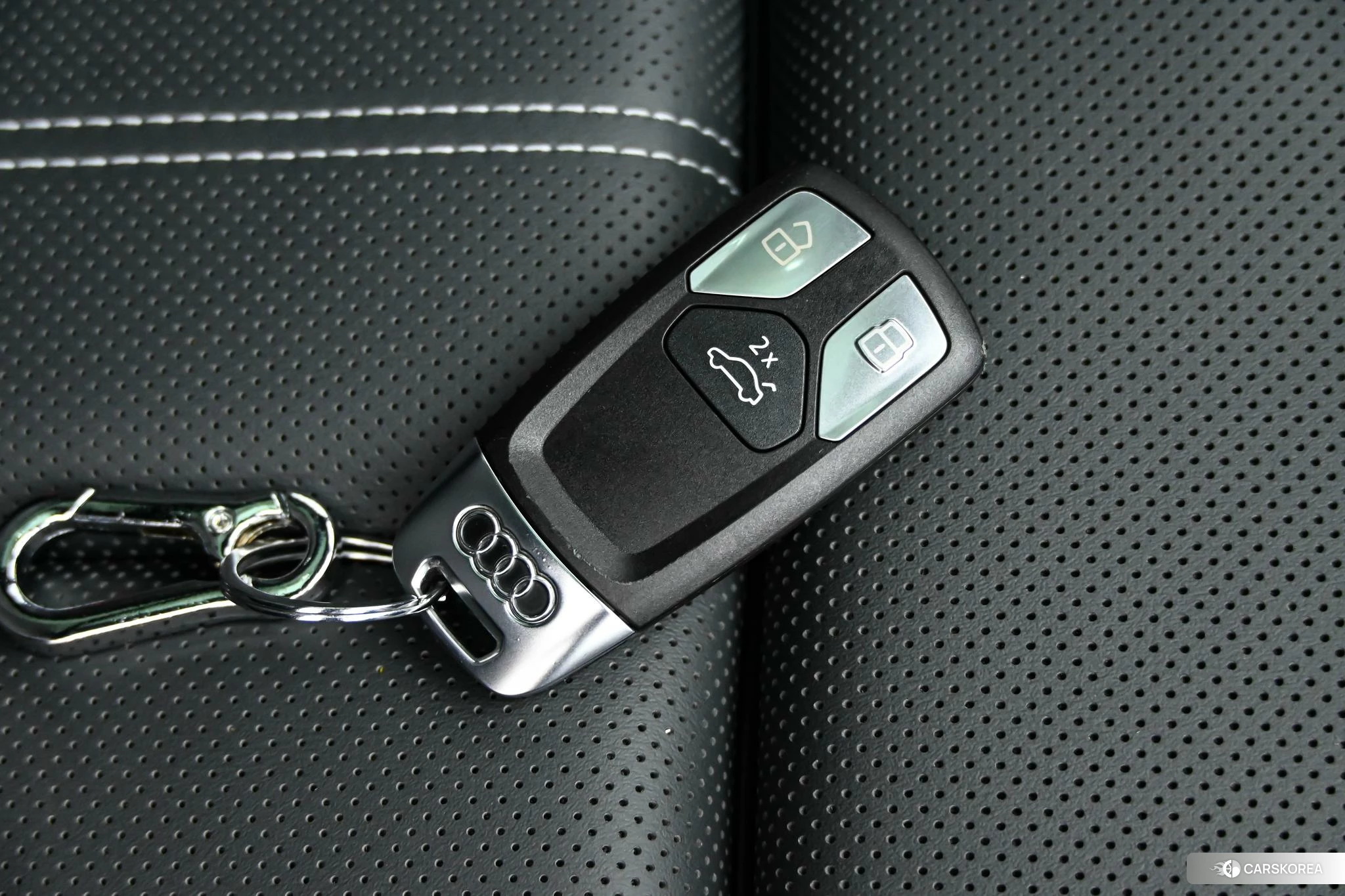 Audi A4L id 4479337 из Китая 17
