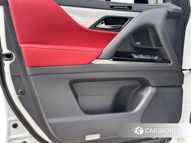 Lexus LX id 4273584 из Китая 37