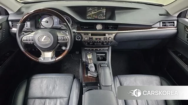 Lexus New ES300h id 3574211 из Кореи 17