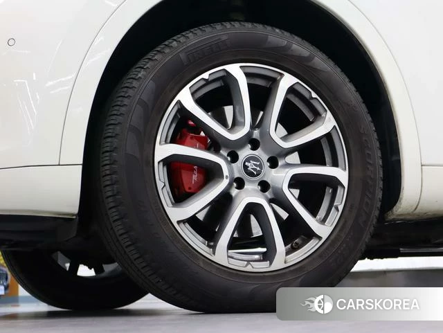 Maserati Levante id 4238870 из Китая 24
