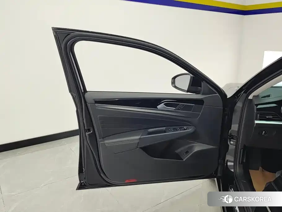 Volkswagen Passat id 4576604 из Китая 13