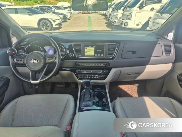 Kia All New Carnival id 4684565 из Кореи 17