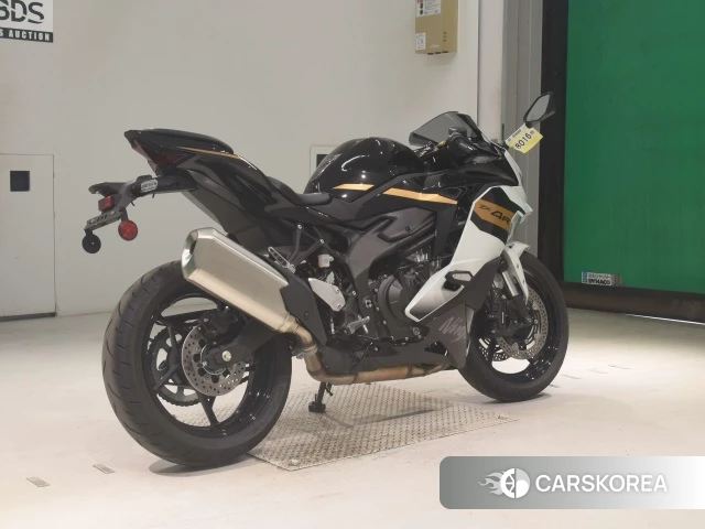 Kawasaki ZX-4R SE id 4391914 из Японии 7