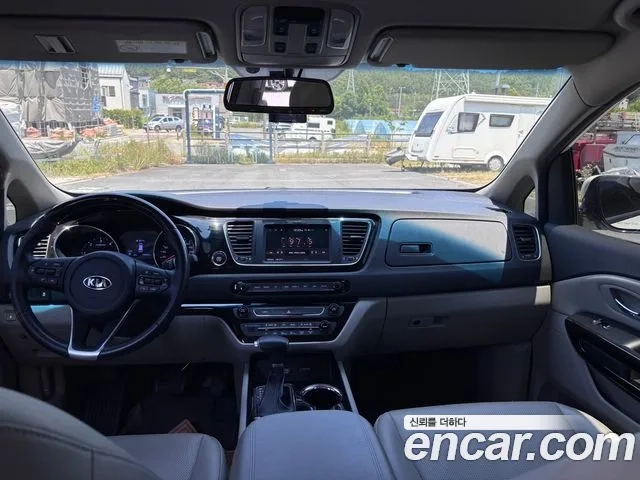 Kia The New Carnival id 2936936 из Кореи 17