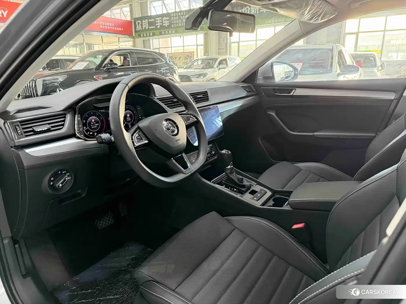 Skoda Superb id 4649295 из Китая 19