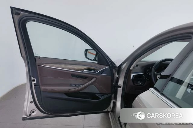 BMW 5 series id 4320808 из Китая 21