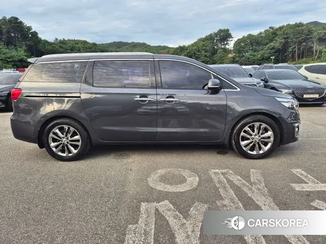 Kia All New Carnival id 3553045 из Кореи 17