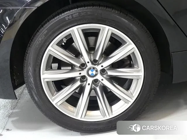 BMW 5 Series (G30) id 3325165 из Кореи 17