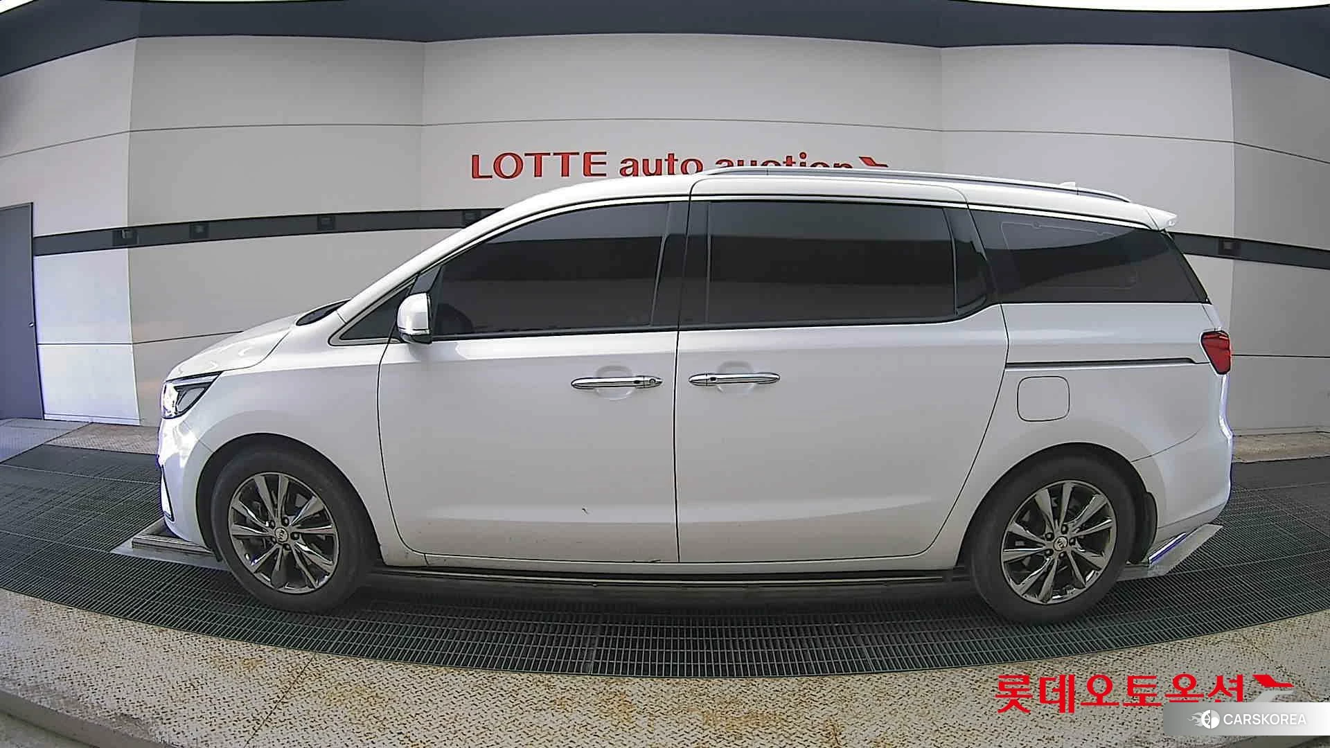 Kia Carnival id 4296917 из Кореи 35