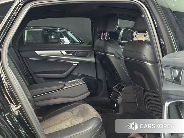 Audi A6L id 4277080 из Китая 9