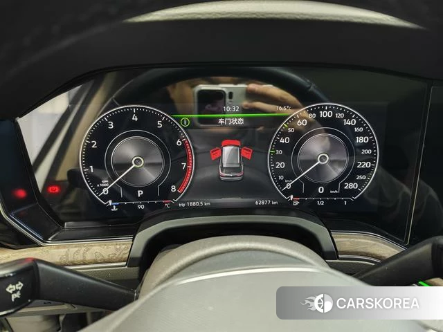 Volkswagen Touareg 2022 Белый из Китая, фото 6