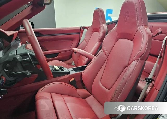Porsche 911(992) id 4618216 из Кореи 13