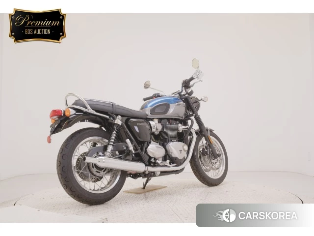 Triumph BONNEVILLE T120 2022 из Японии, фото 4