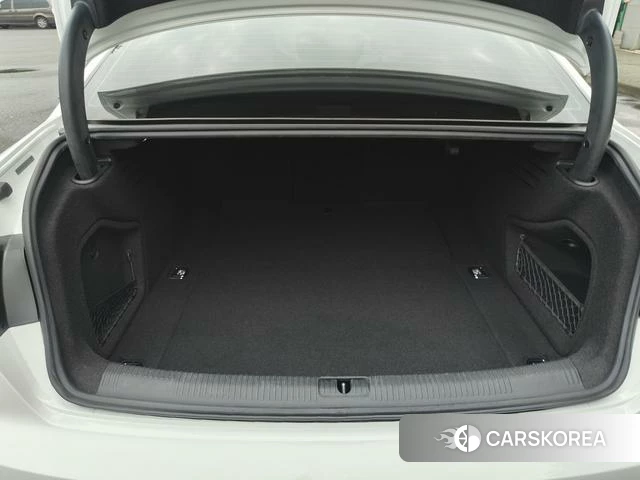 Audi A4L id 4215139 из Китая 20