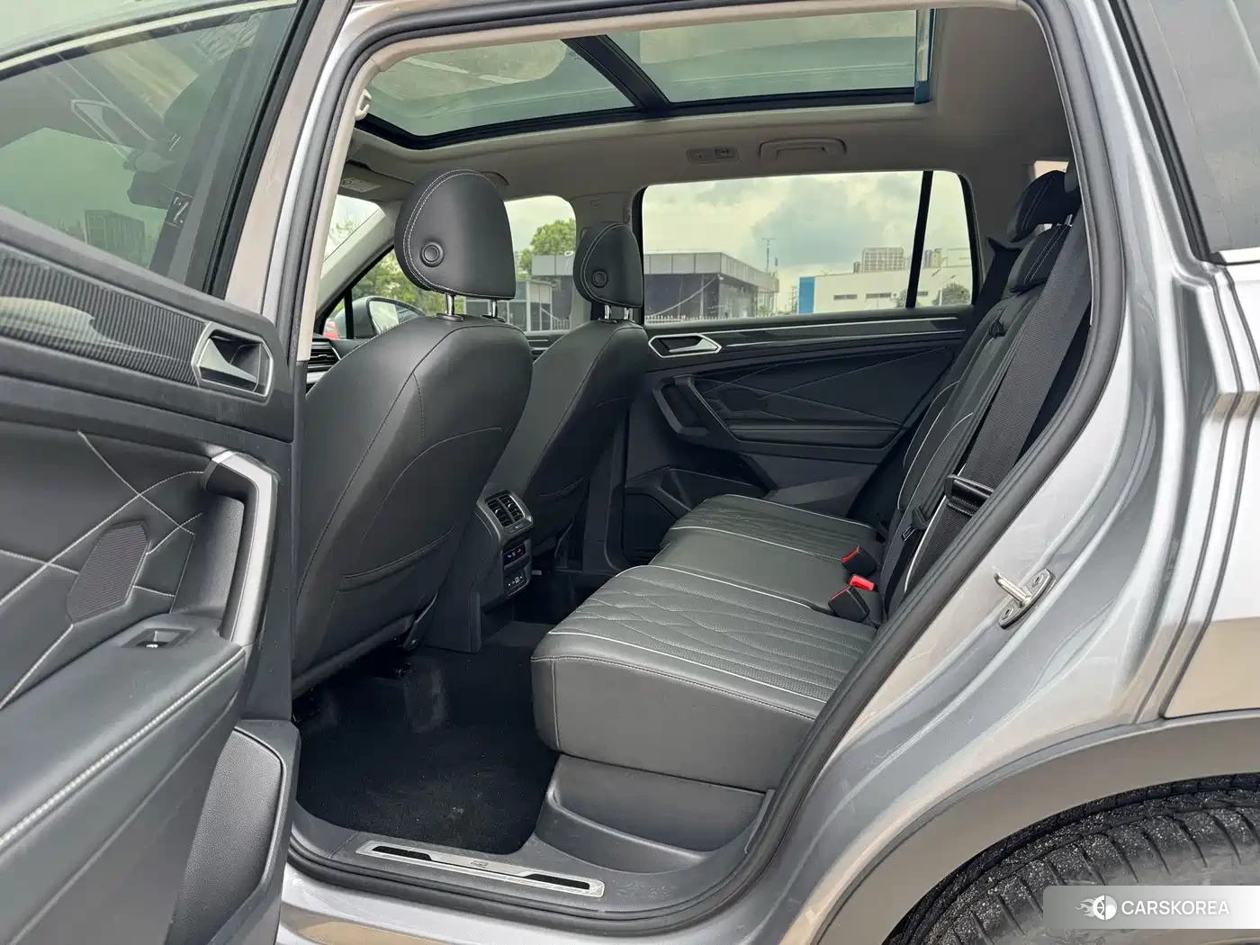 Volkswagen Tiguan L id 4653926 из Китая 8