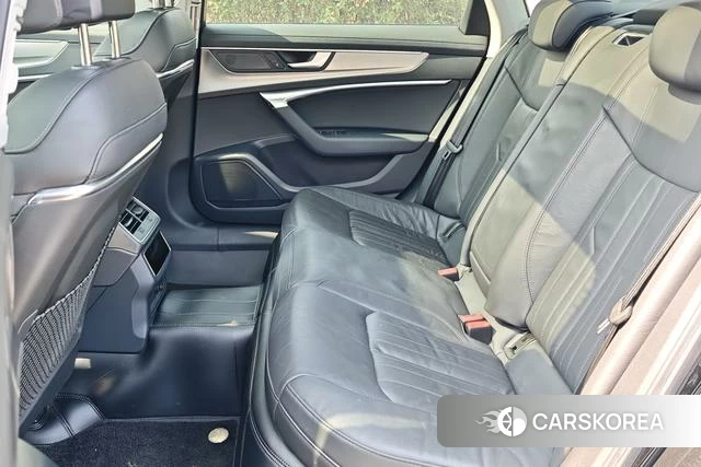 Audi A6L id 4209290 из Китая 10