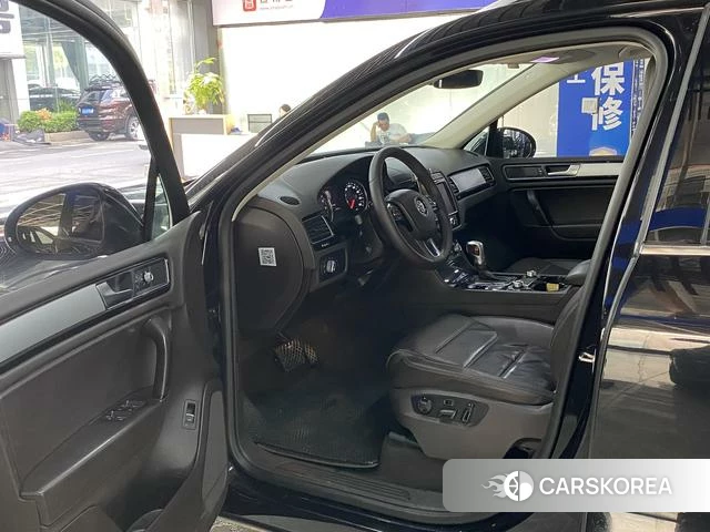 Volkswagen Touareg id 4211149 из Китая 13