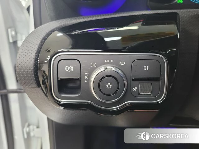 Mercedes-Benz A-Class W177 id 3823848 из Кореи 17