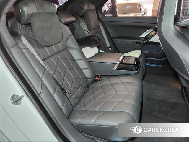 BMW 7 Series (G70) id 3817393 из Кореи 10