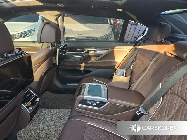 BMW 7 Series (G11) id 2997365 из Кореи 17