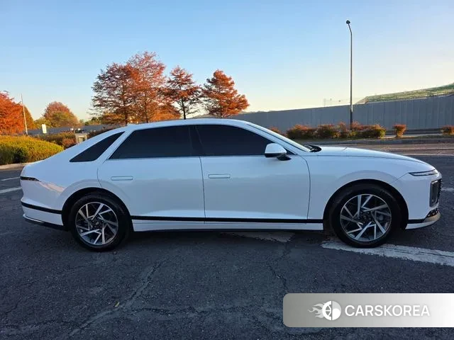 Hyundai Grandeur (GN7) id 3394145 из Кореи 17