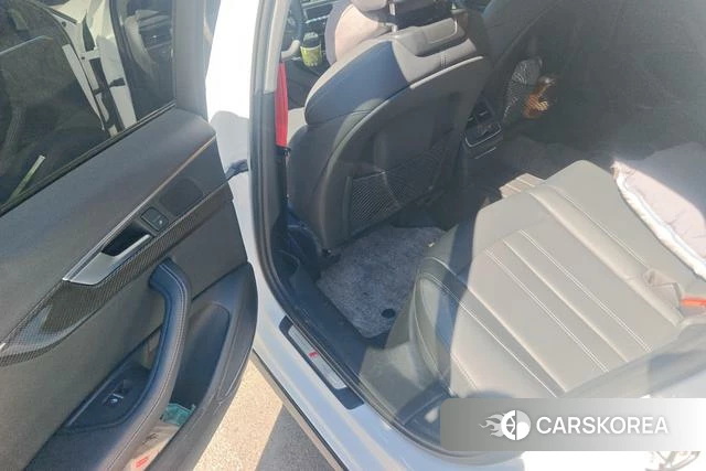 Audi A4L id 4299826 из Китая 14