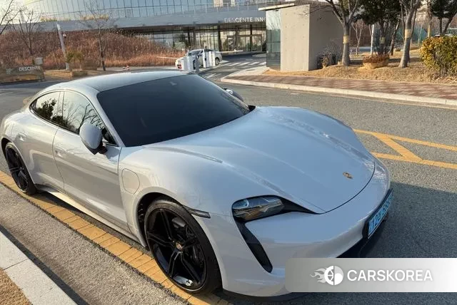 Porsche Taycan id 3685964 из Кореи 16