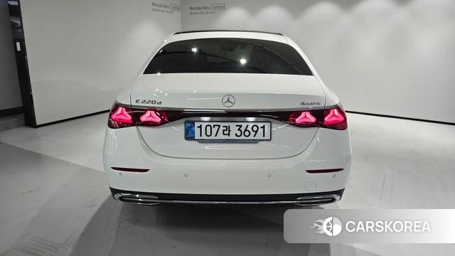 Mercedes-Benz E-Class W214 id 4381047 из Кореи 17