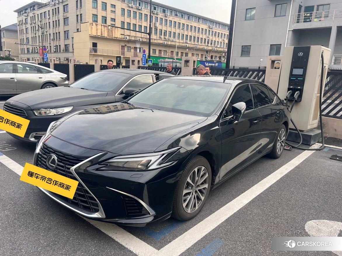 Lexus ES id 4461830 из Китая 7