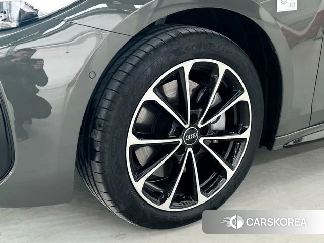 Audi A5L id 4258742 из Китая 9