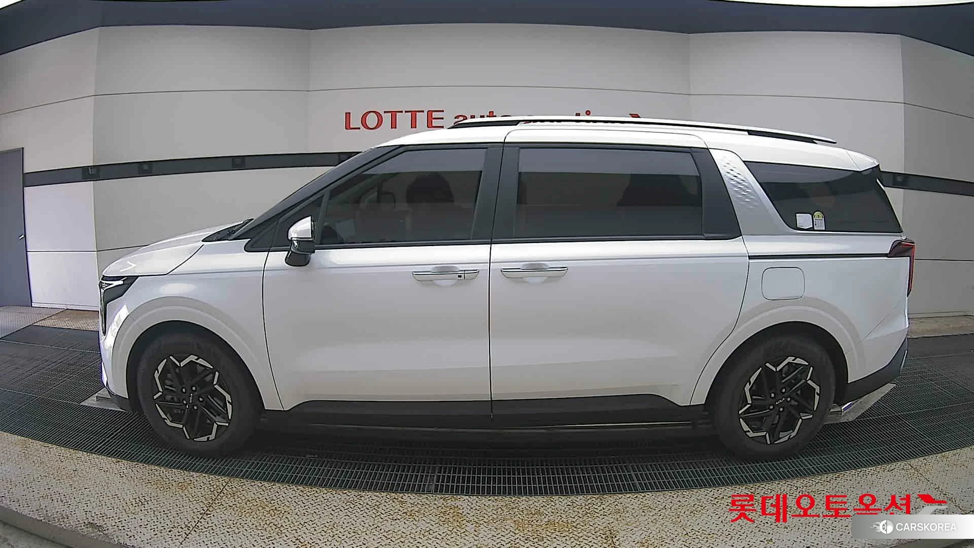 Kia Carnival id 4498436 из Кореи 35
