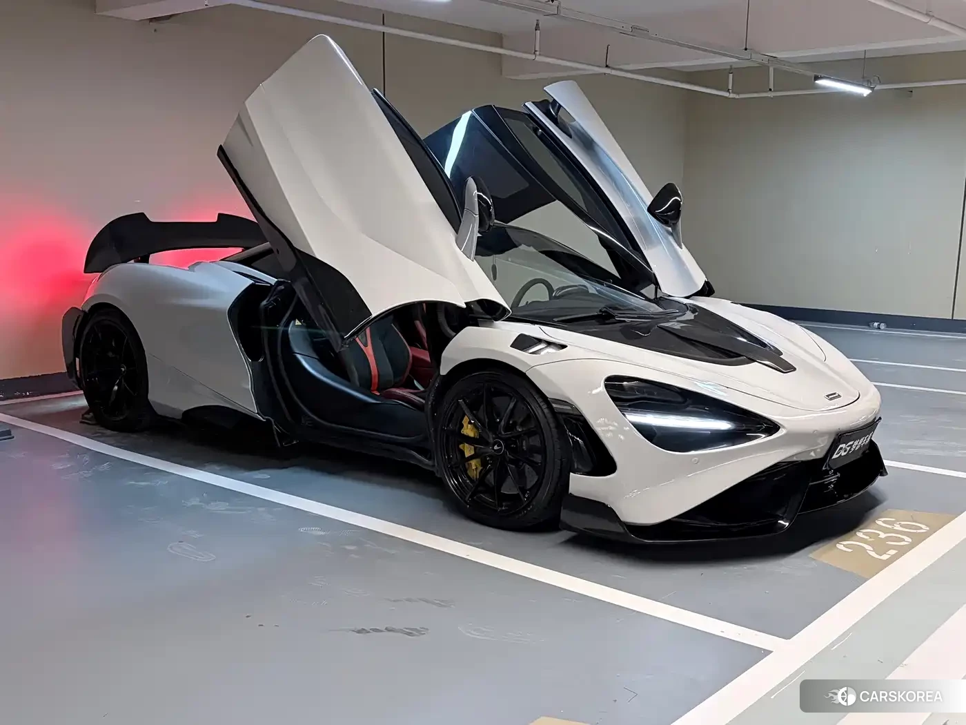McLaren 720S id 4554066 из Китая 15