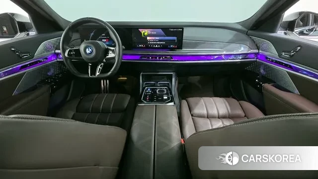 BMW i7 (G70) id 3610396 из Кореи 17