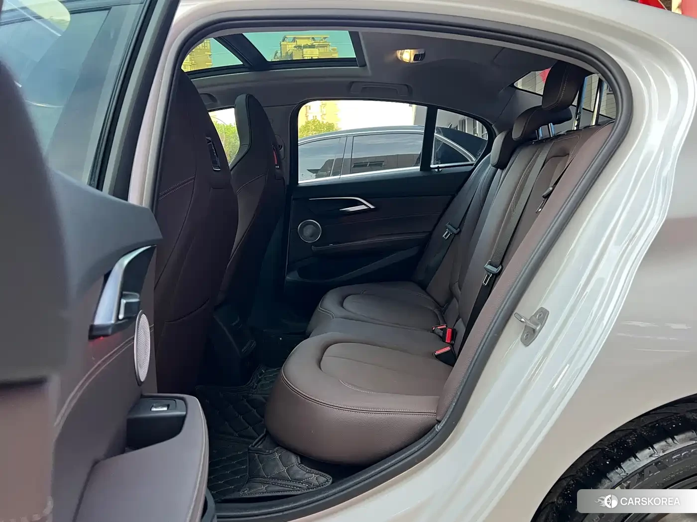 BMW 1 series id 4607229 из Китая 29