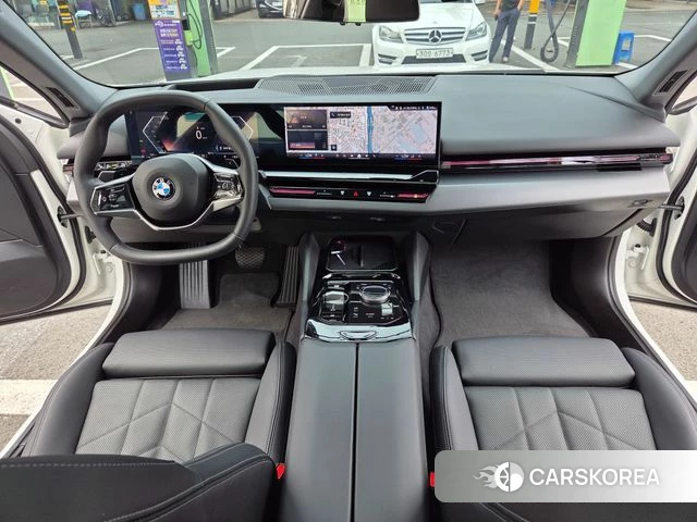 BMW 5 Series (G60) id 4696281 из Кореи 17