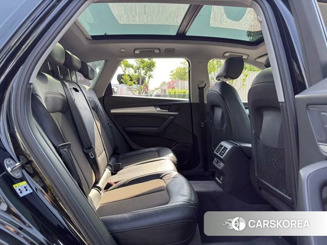 Audi Q5L id 4236287 из Китая 12