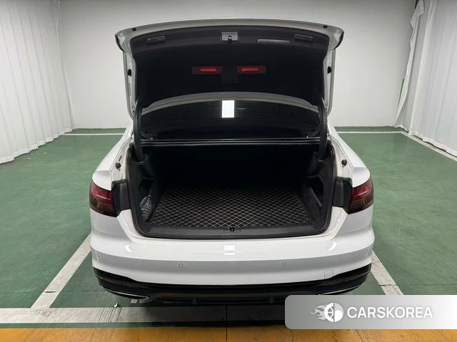 Audi A4L id 4208353 из Китая 17