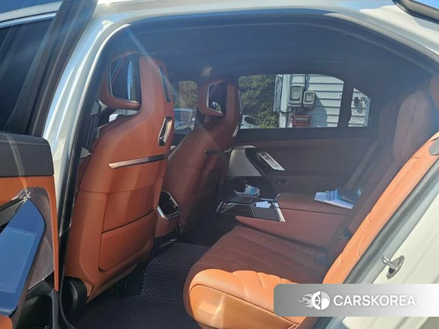 BMW 7 Series (G70) id 4298586 из Кореи 11