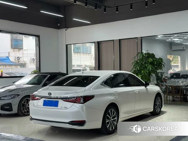Lexus ES id 4264430 из Китая 7