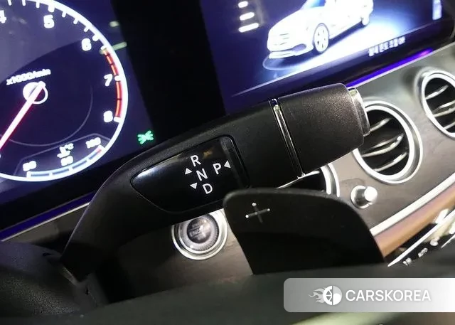 Mercedes-Benz E-Class W213 id 3708609 из Кореи 17