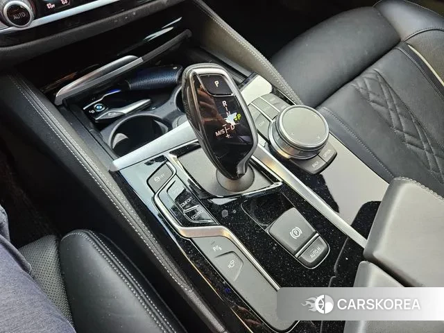 BMW 5 Series (G30) id 3055066 из Кореи 15